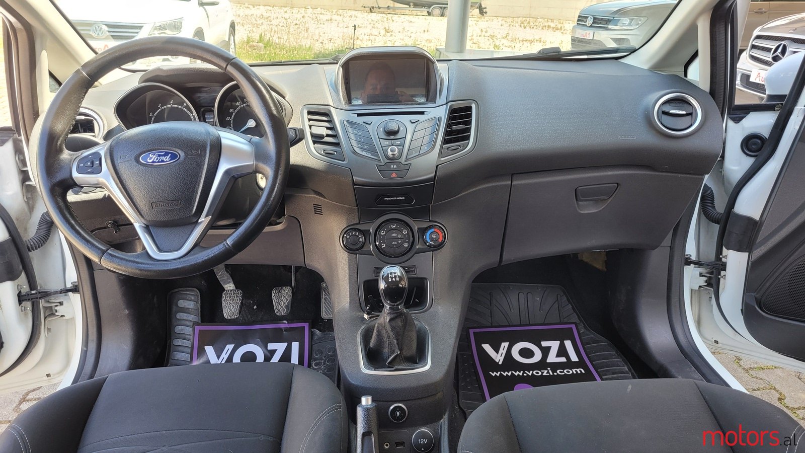 2013' Ford Fiesta photo #5