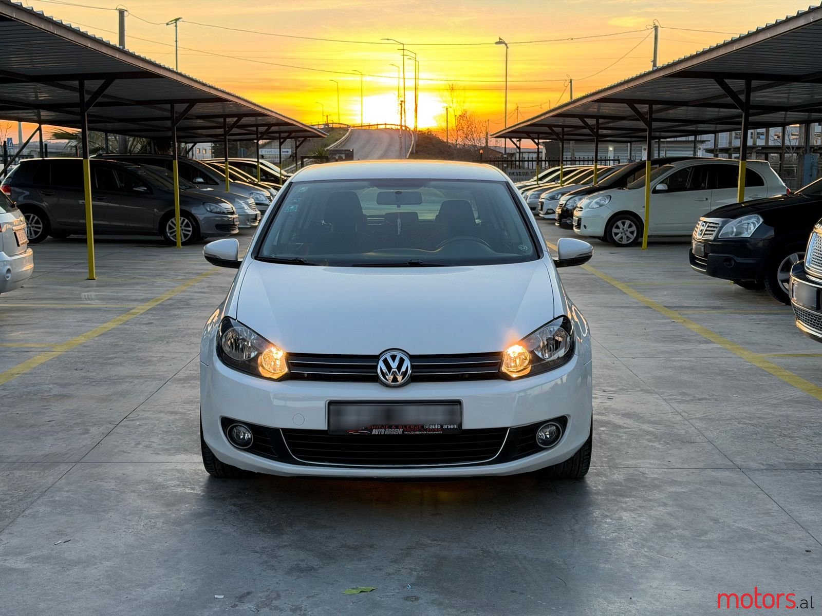 2009' Volkswagen Golf photo #2