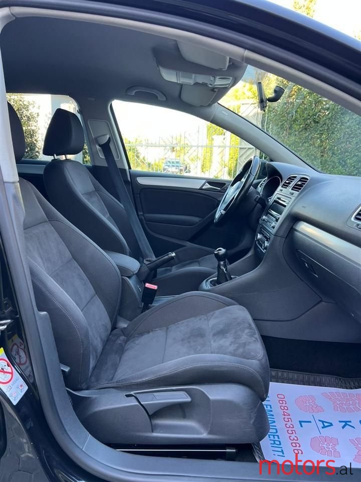 2010' Volkswagen Golf photo #6