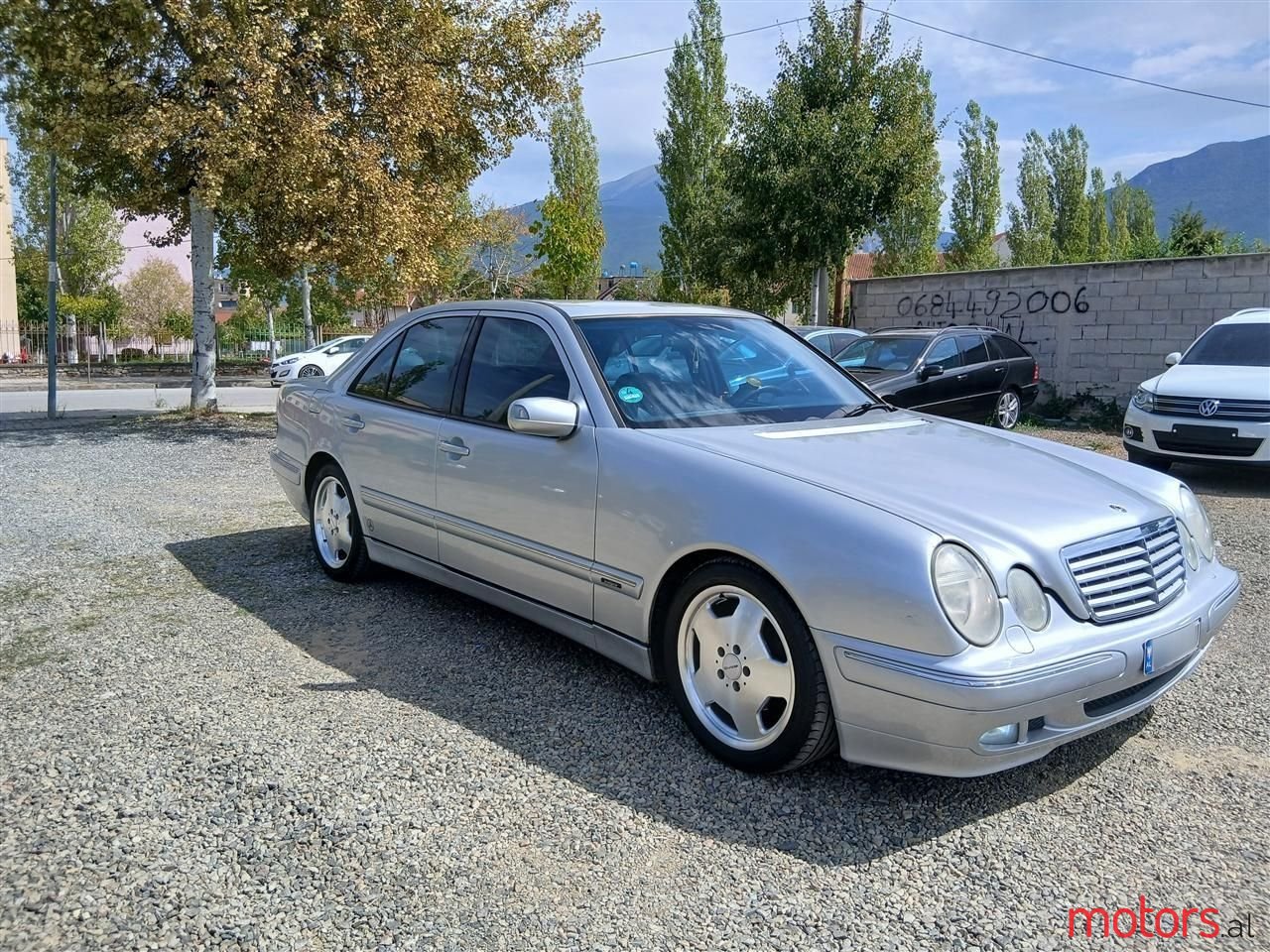 2000' Mercedes-Benz E 220 photo #3