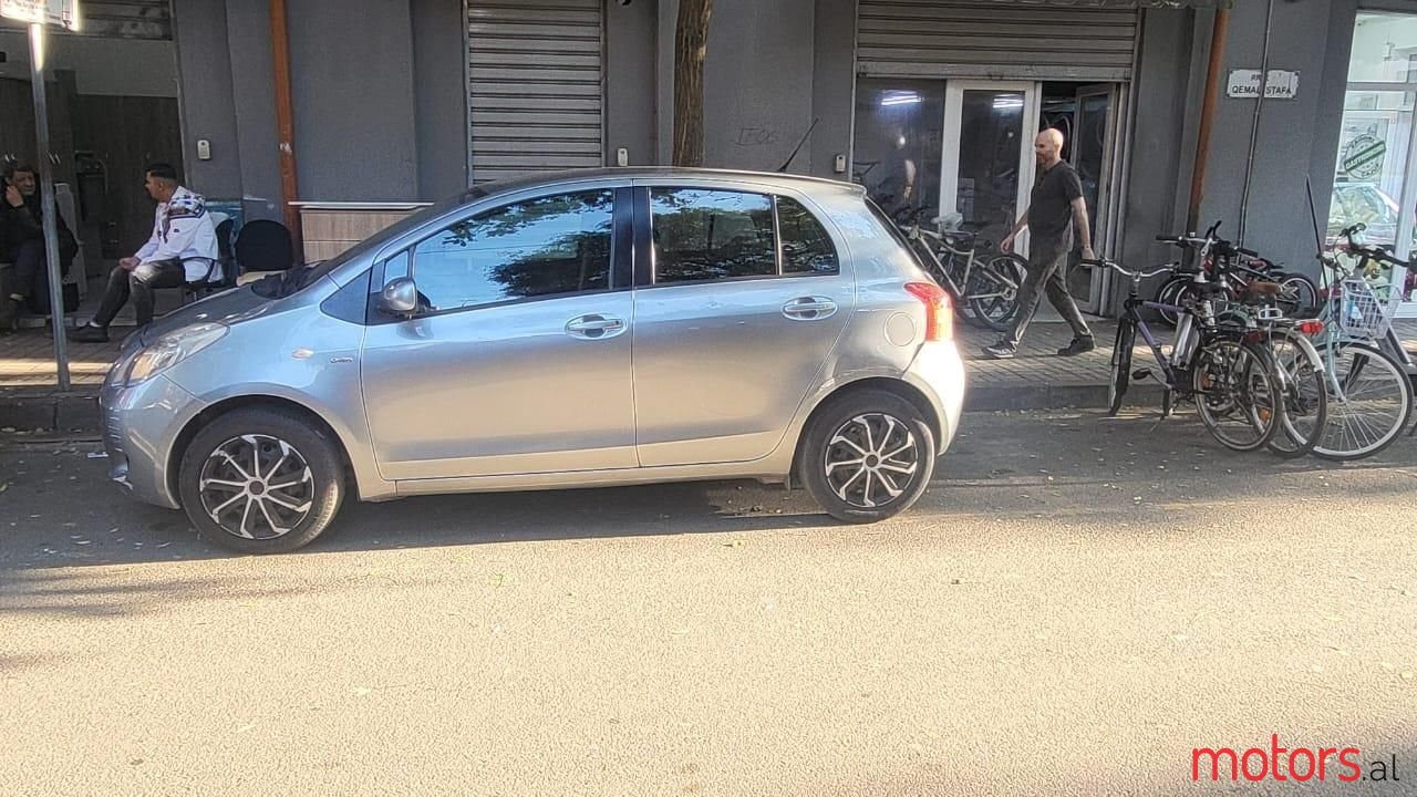 2007' Toyota Yaris photo #2