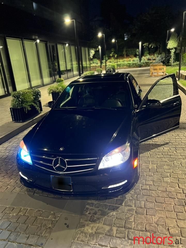 2011' Mercedes-Benz C 300 photo #1