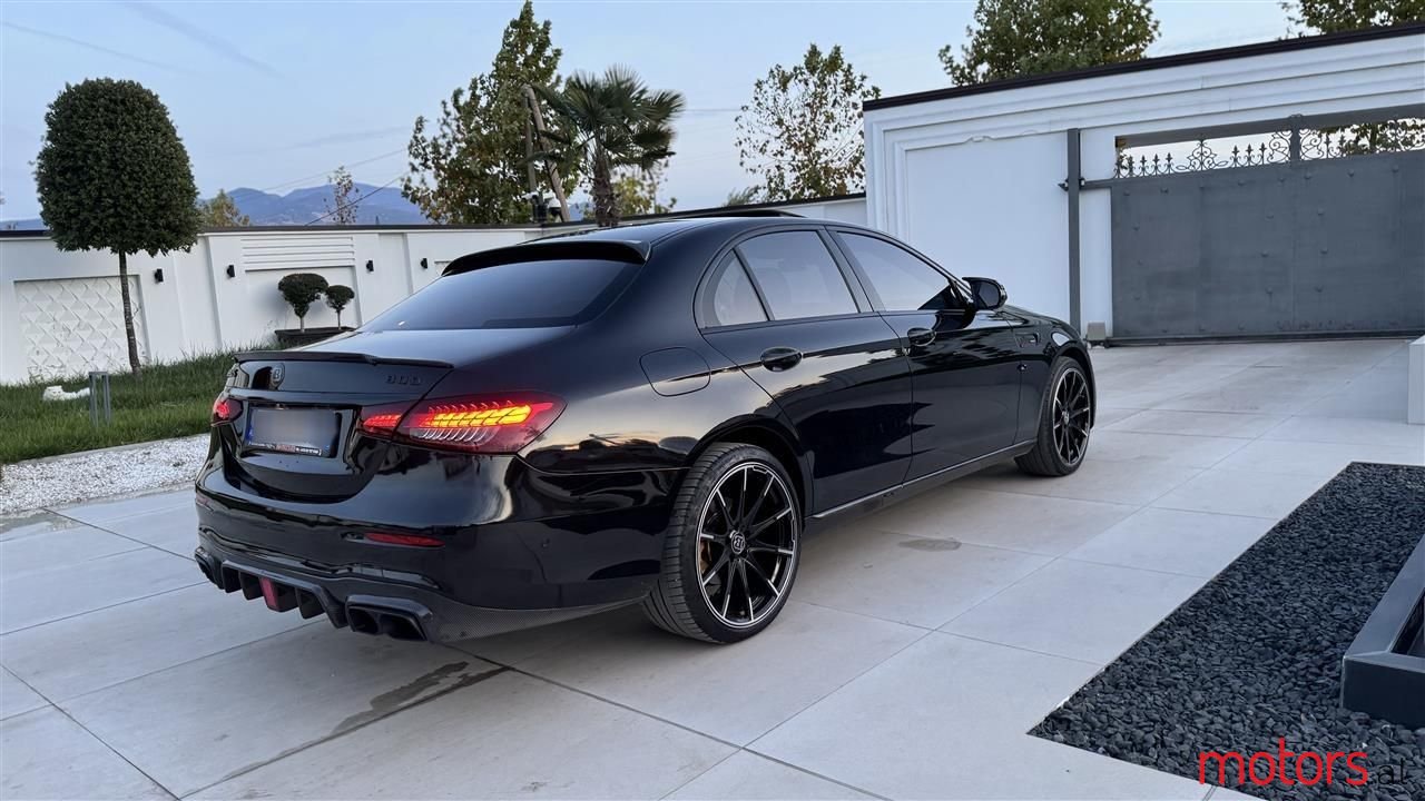 2017' Mercedes-Benz E 220 photo #2