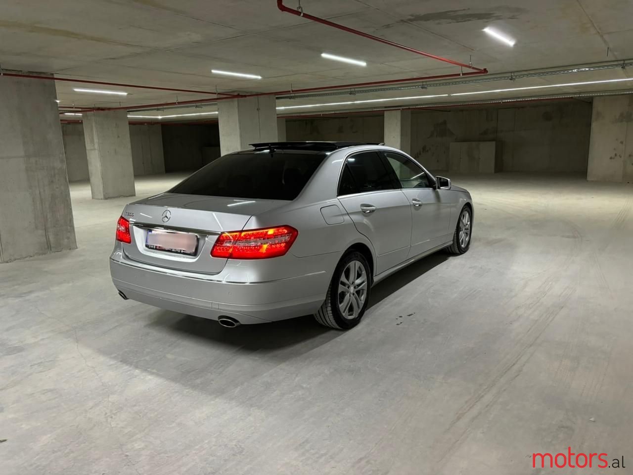 2010' Mercedes-Benz E 300 photo #4