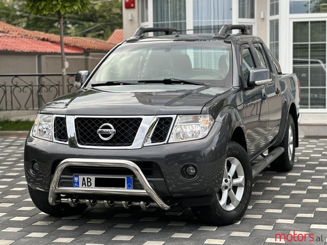 2013' Nissan Navara photo #1