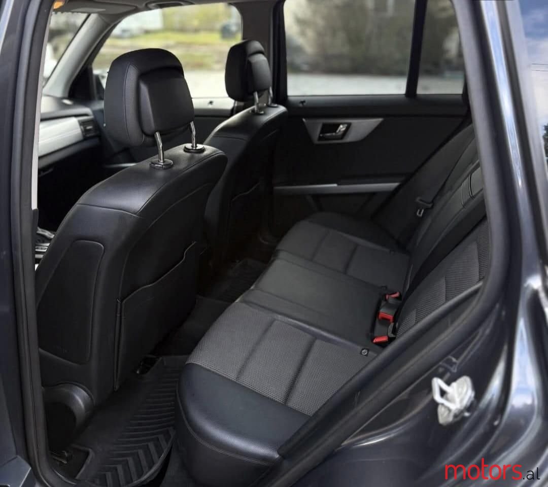 2009' Mercedes-Benz GLK 220 photo #2