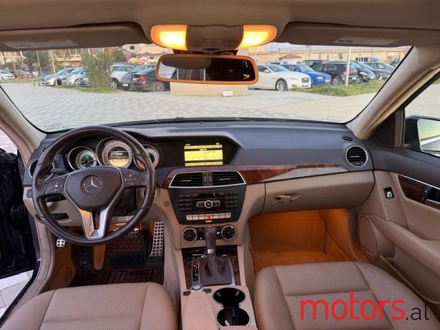 2013' Mercedes-Benz C 300 photo #5