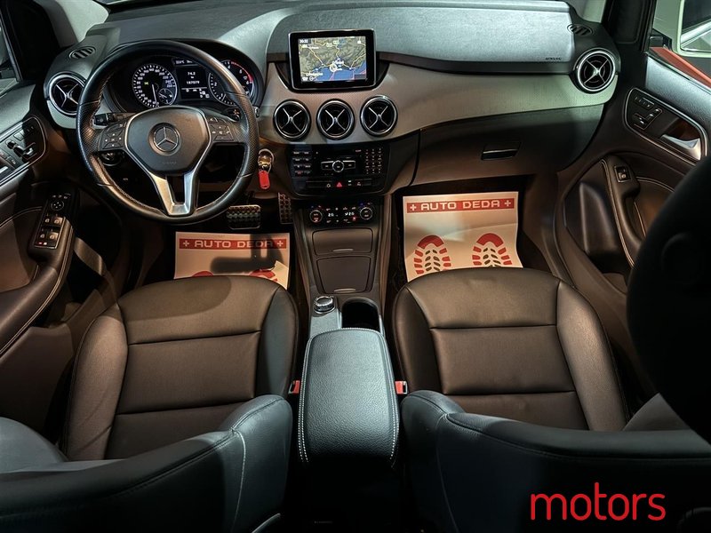 2012' Mercedes-Benz B 200 photo #6