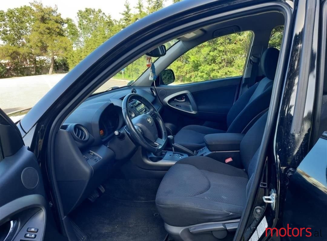 2011' Toyota RAV4 photo #4