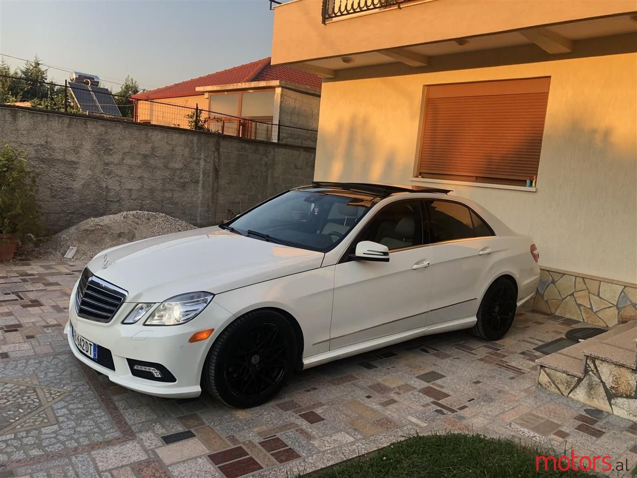 2010' Mercedes-Benz E 350 photo #6
