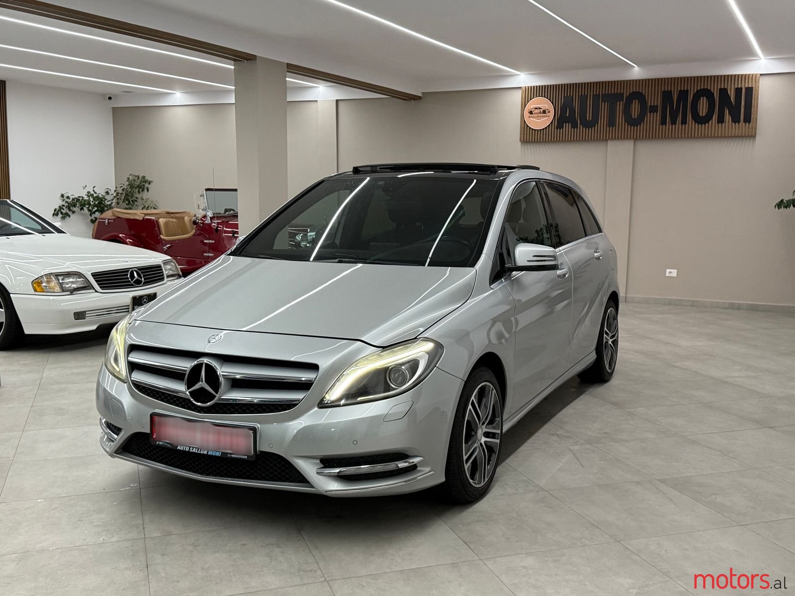 2012' Mercedes-Benz B 200 photo #1