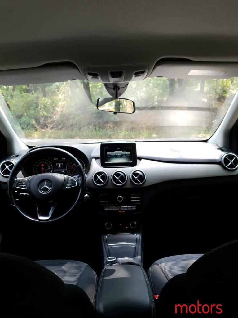 2015' Mercedes-Benz B-Class photo #6