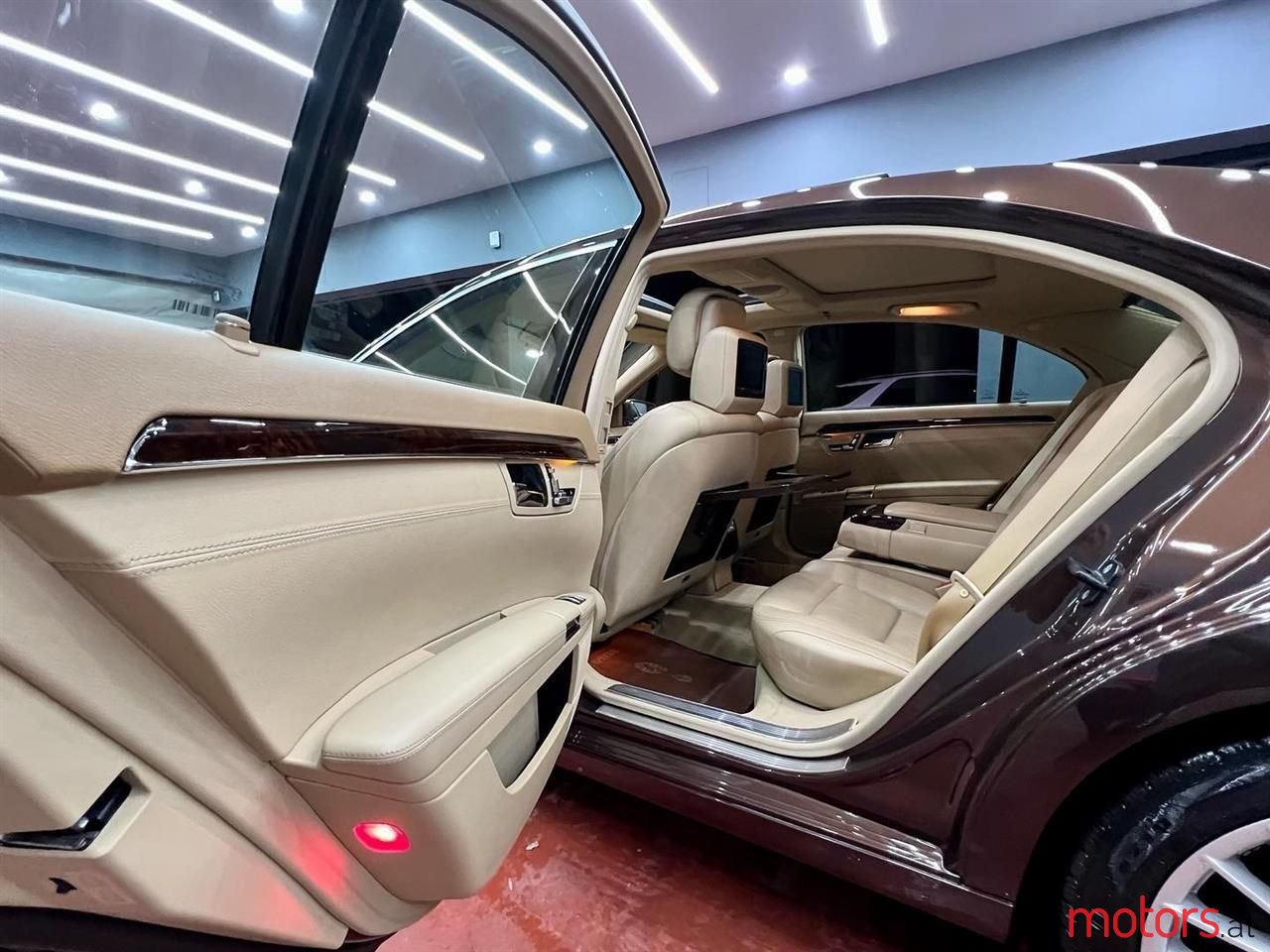 2012' Mercedes-Benz S 350 photo #5