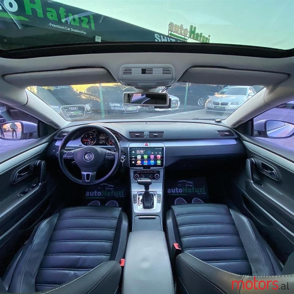 2010' Volkswagen Passat photo #2