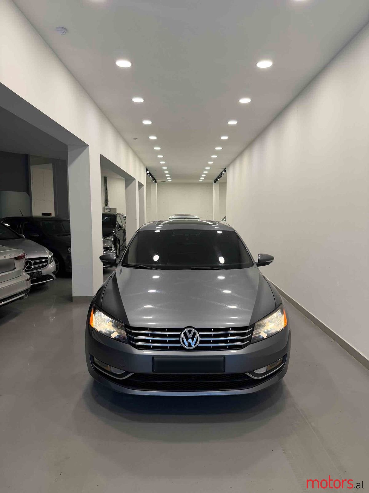 2013' Volkswagen Passat photo #2