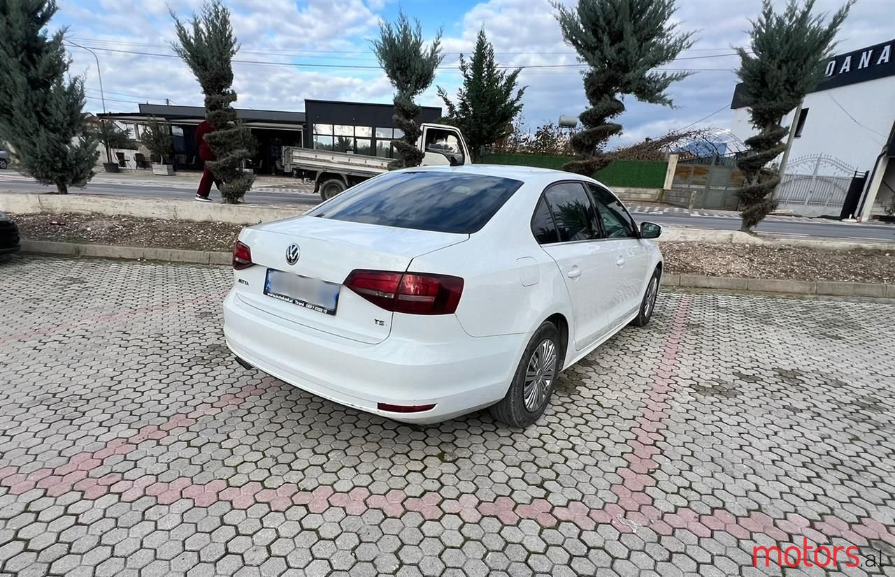 2015' Volkswagen Jetta photo #4