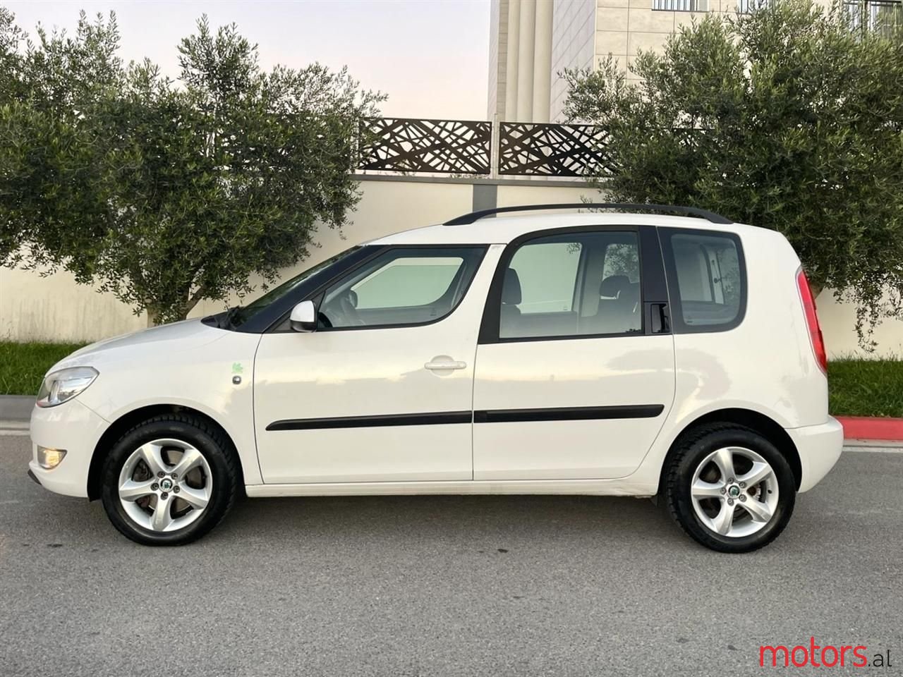 2012' Skoda Roomster photo #3