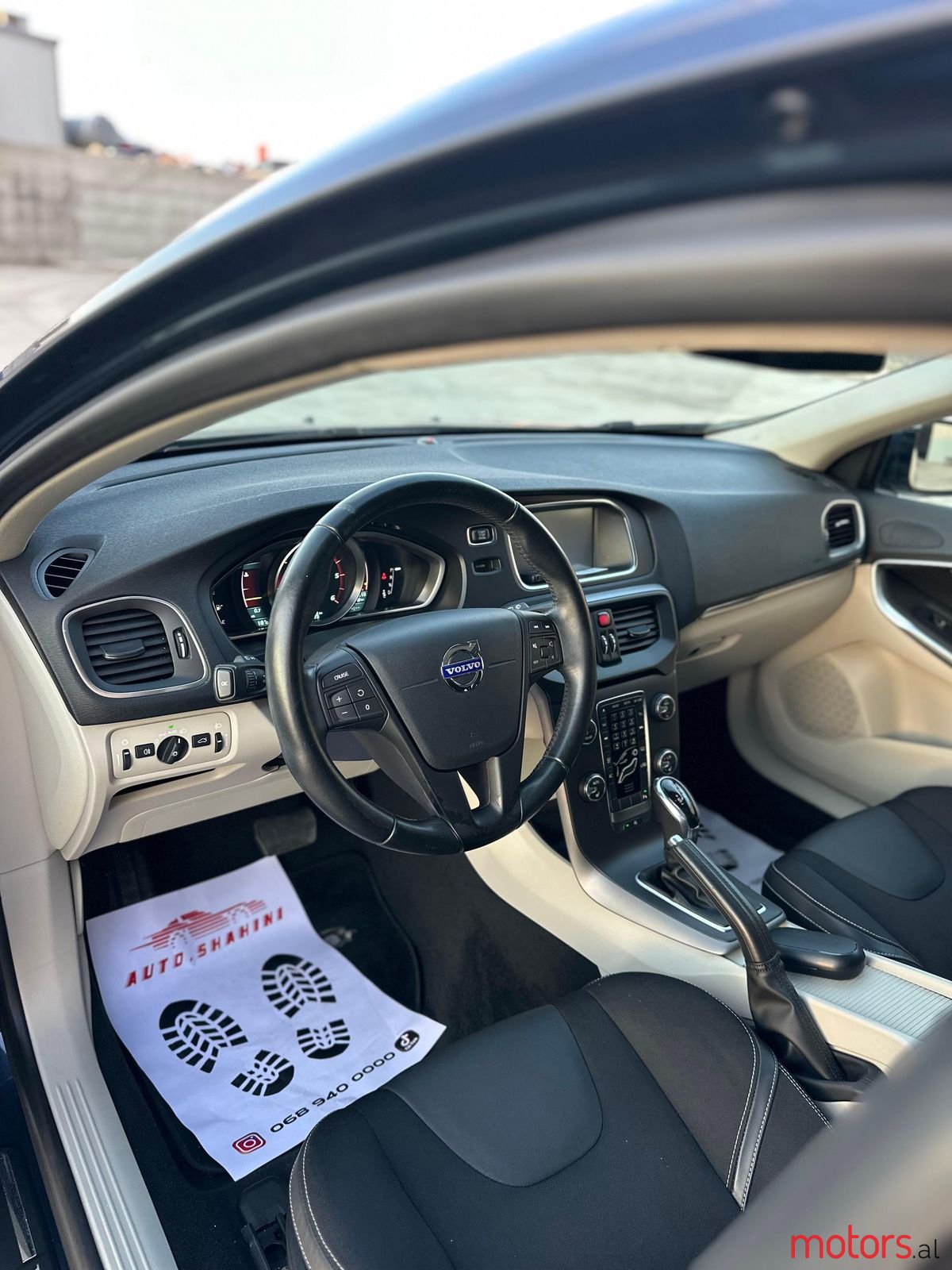 2014' Volvo V40 photo #5