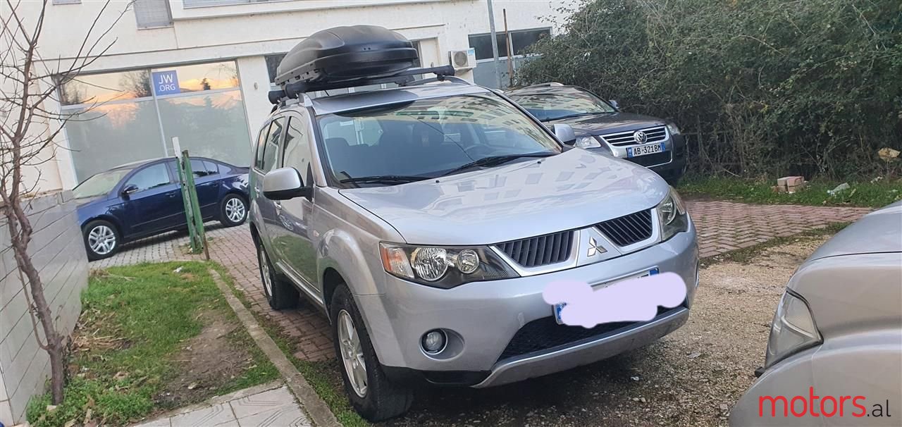 2008' Mitsubishi Outlander photo #3