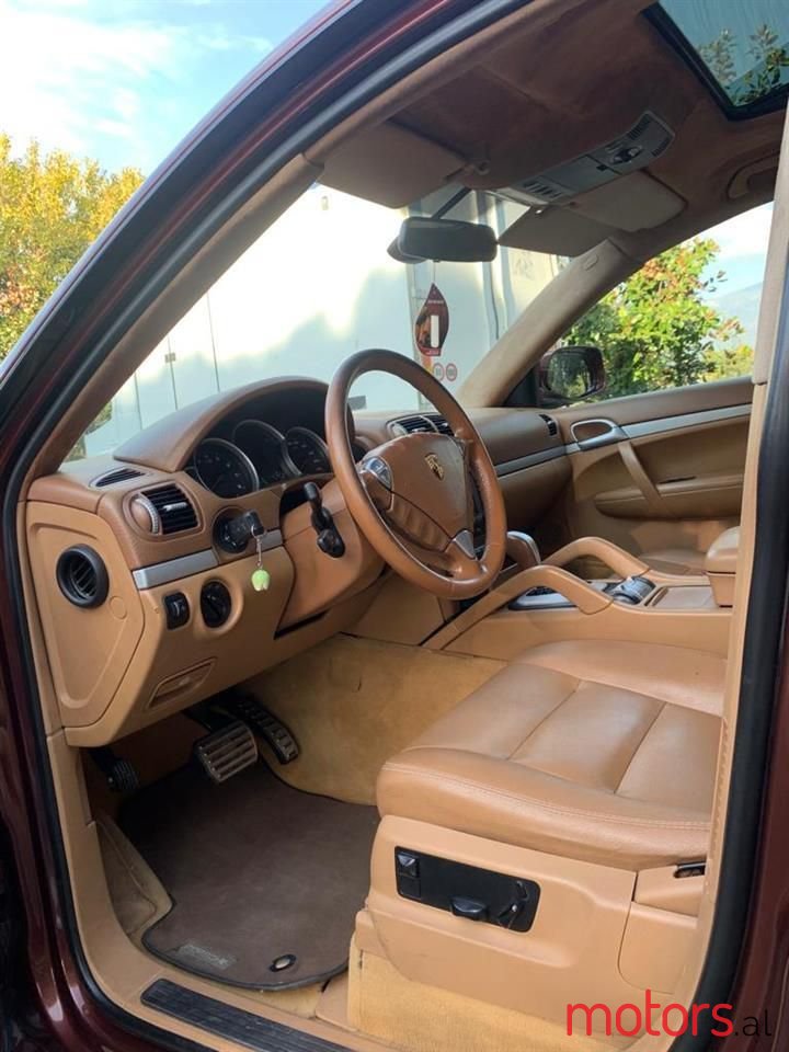 2008' Porsche Cayenne photo #5