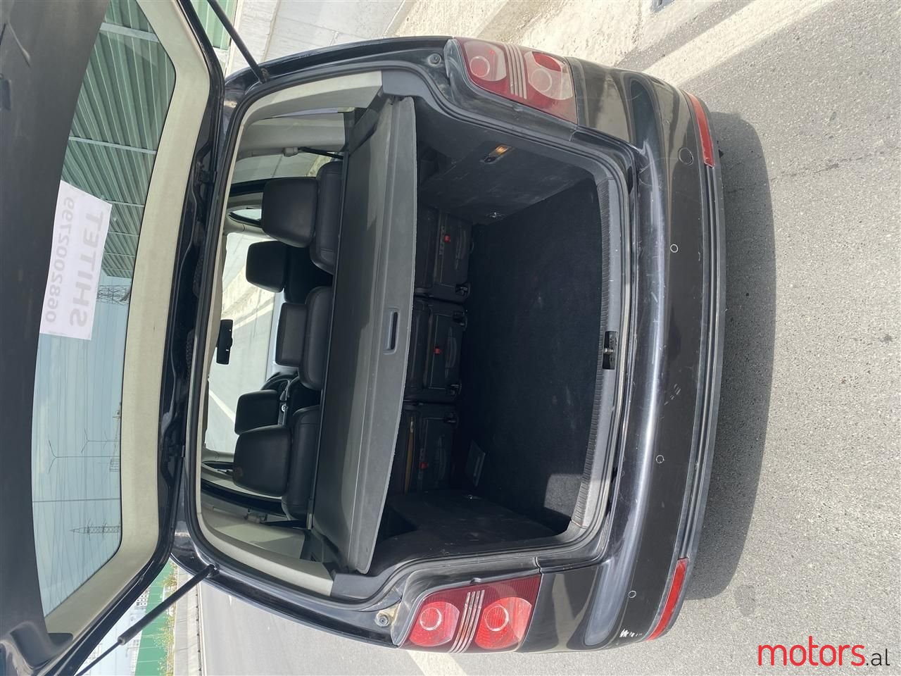 2007' Volkswagen Touran photo #4