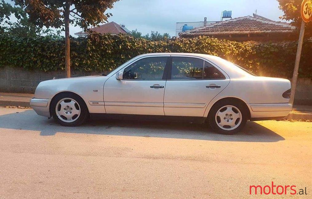1999' Mercedes-Benz E 250 photo #1