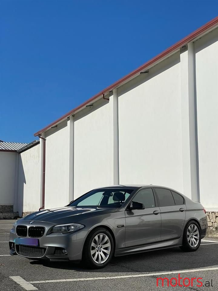 2011' BMW 520 photo #6