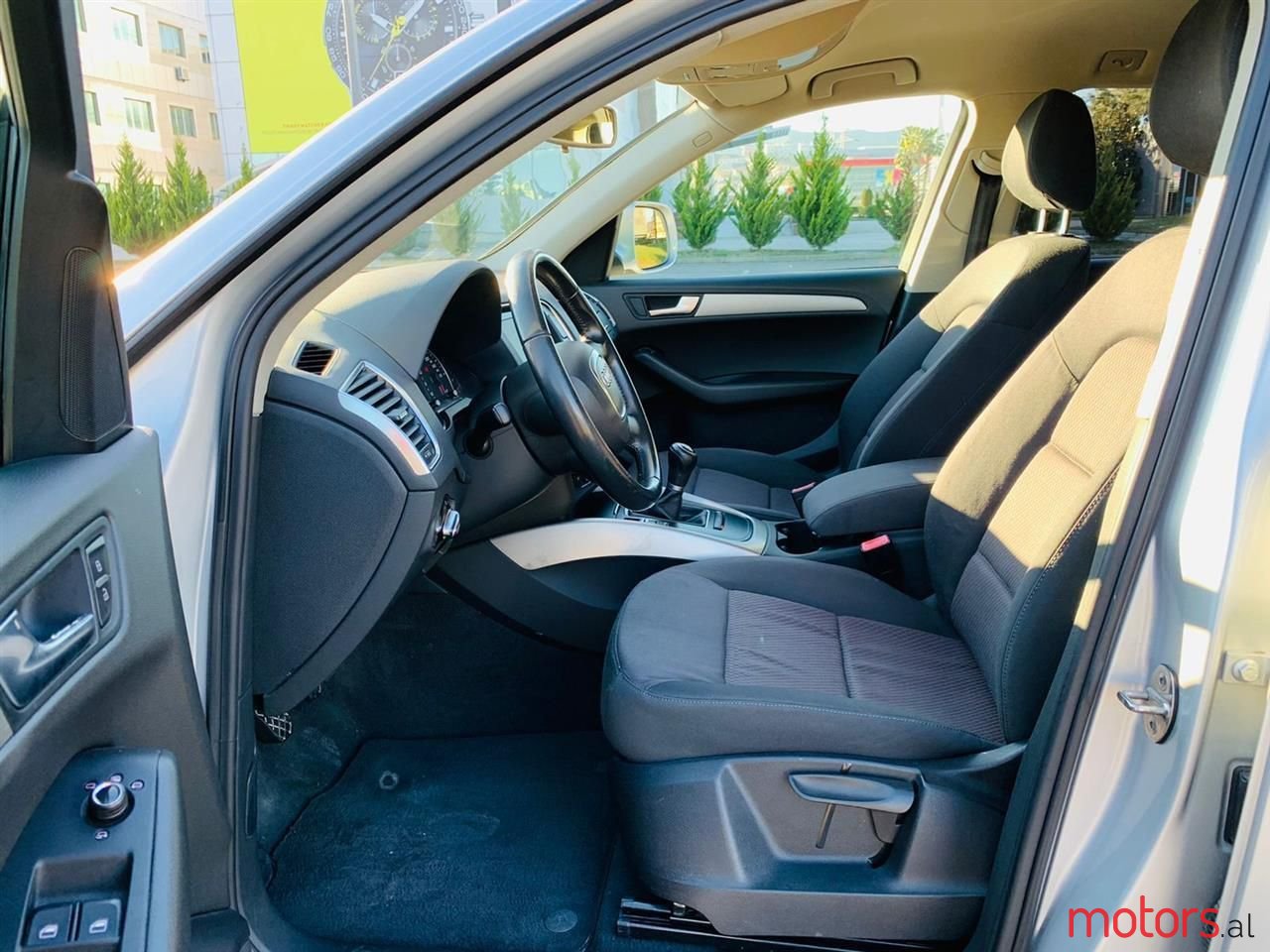 2010' Audi Q5 photo #6