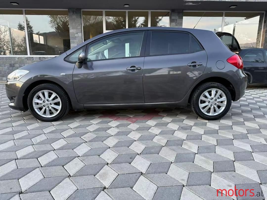 2007' Toyota Auris photo #5