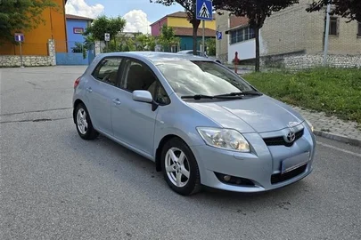2008' Toyota Auris