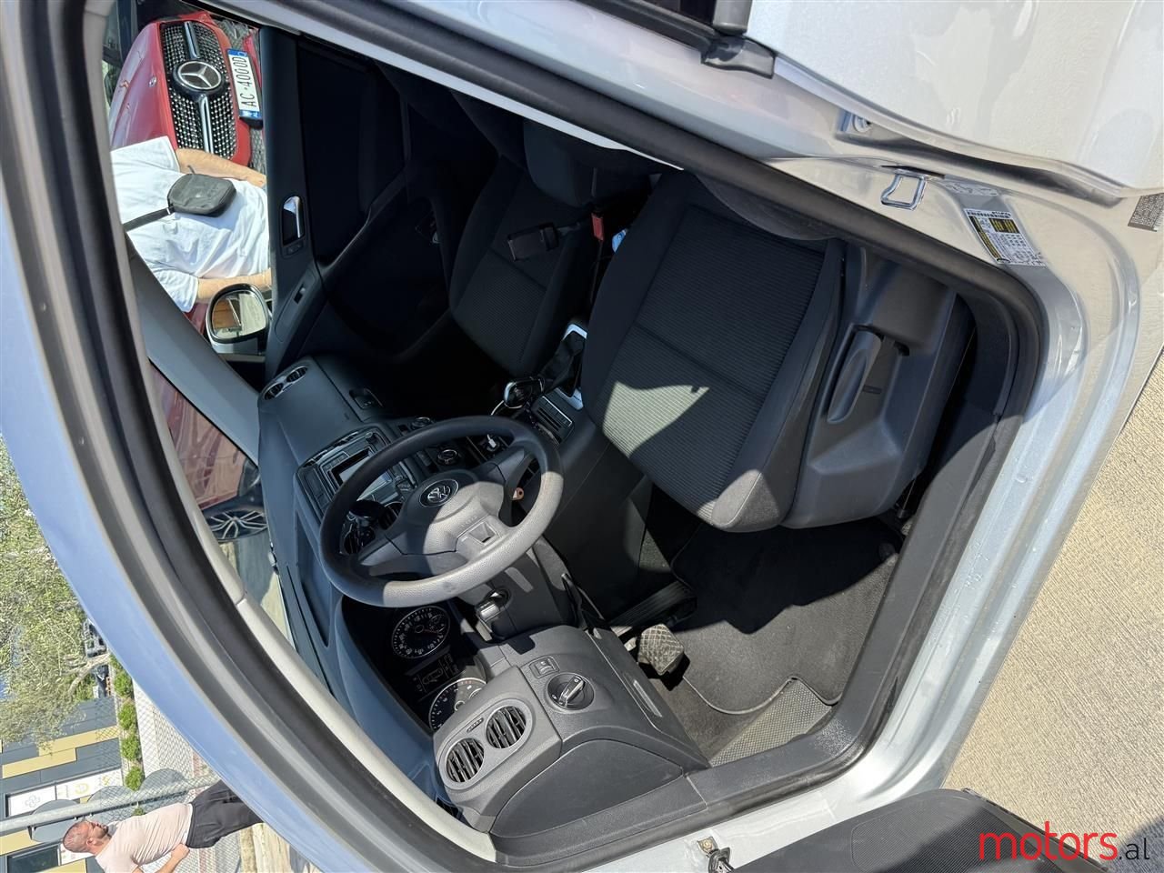 2018' Volkswagen Tiguan photo #4