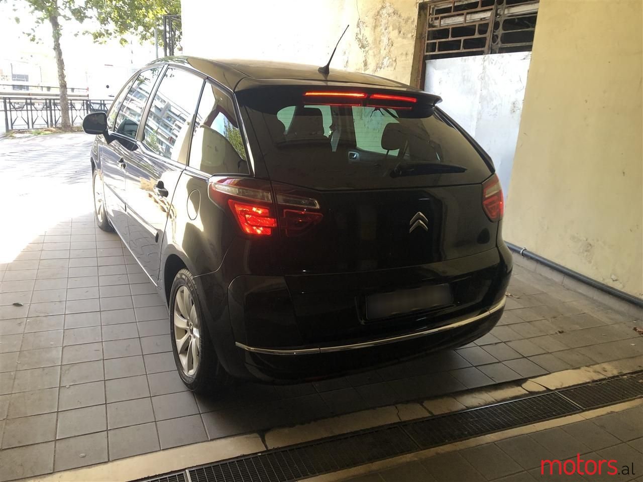 2011' Citroen C4 photo #2