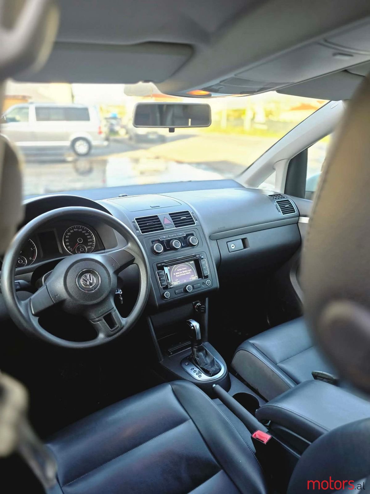 2013' Volkswagen Touran photo #6