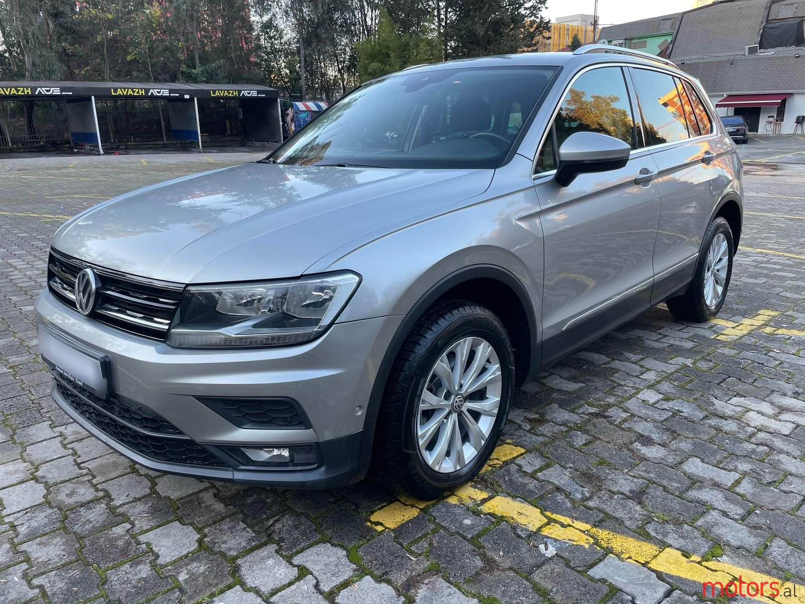 2018' Volkswagen Tiguan photo #4