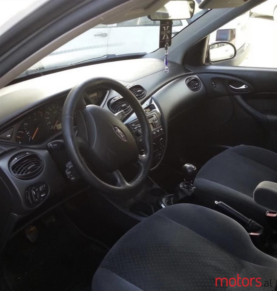 2001' Ford Focus photo #4
