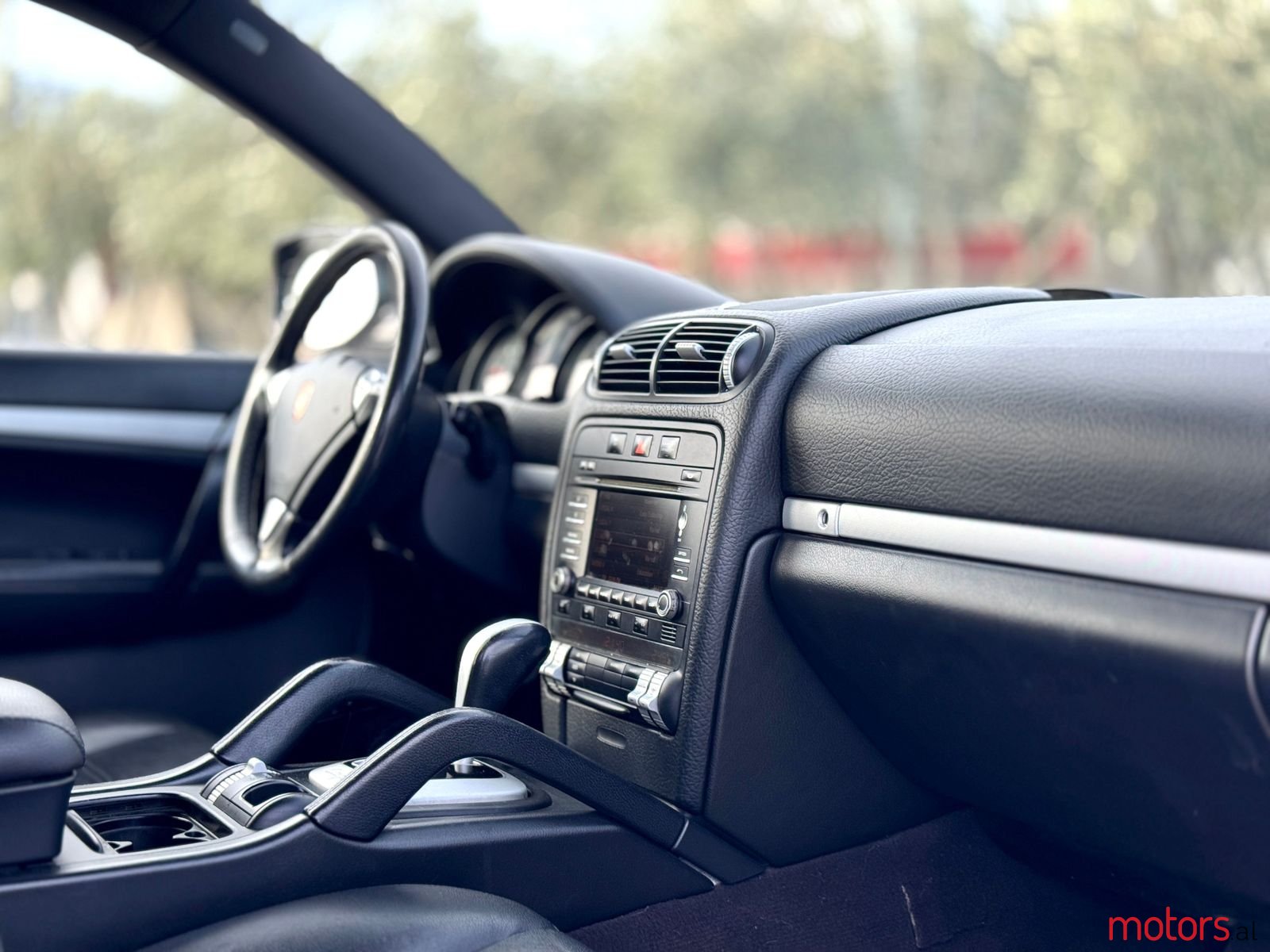 2010' Porsche Cayenne photo #5