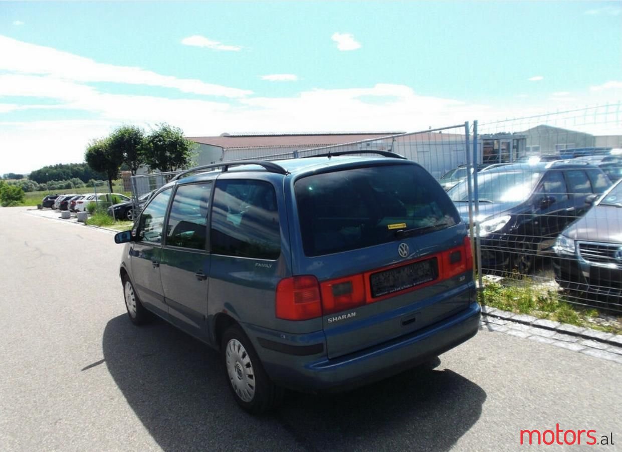 2005' Volkswagen Sharan photo #2