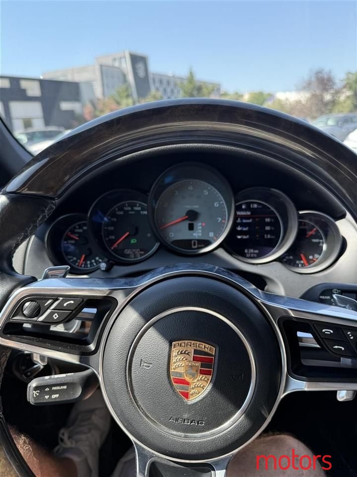 2015' Porsche Cayenne photo #4