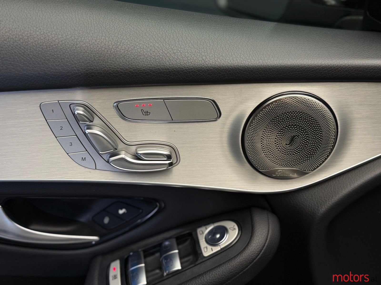 2016' Mercedes-Benz GLC 220 photo #5