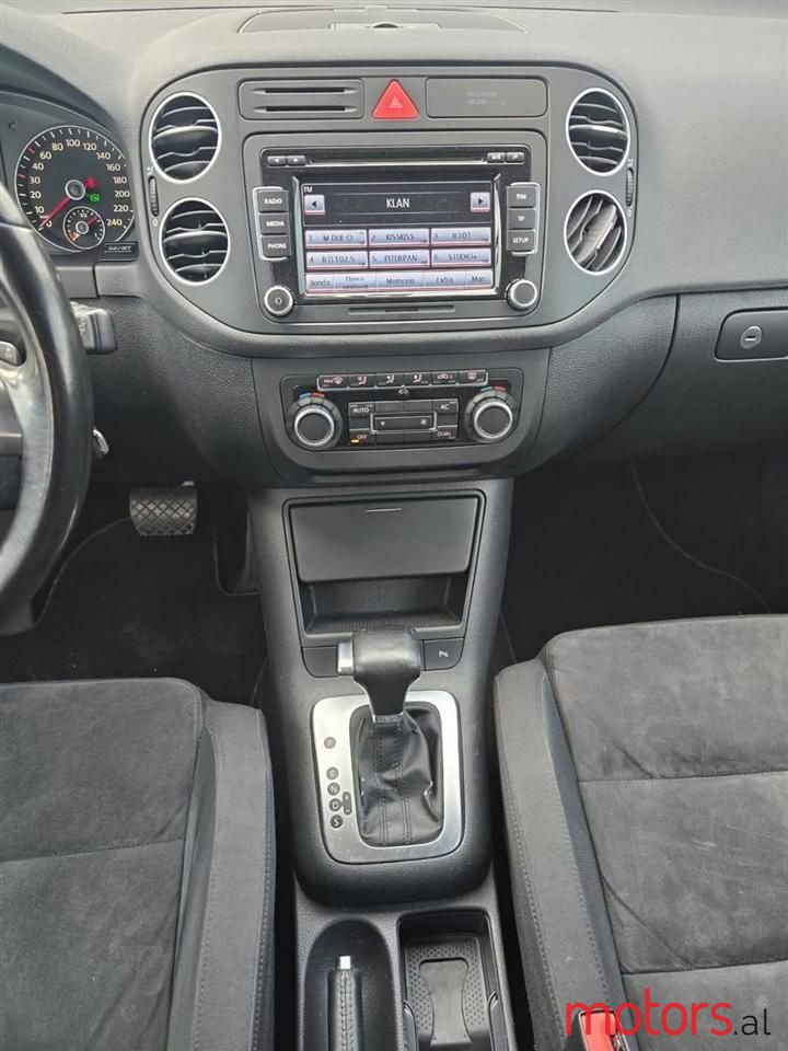 2010' Volkswagen Golf Plus photo #6