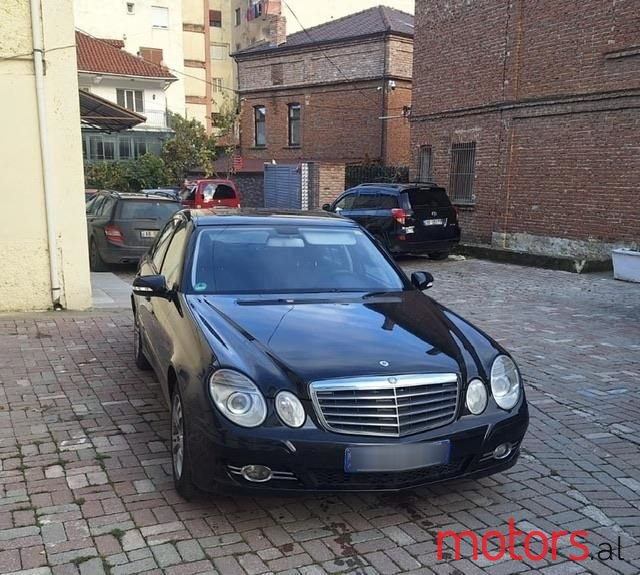 2006' Mercedes-Benz E 220 photo #1