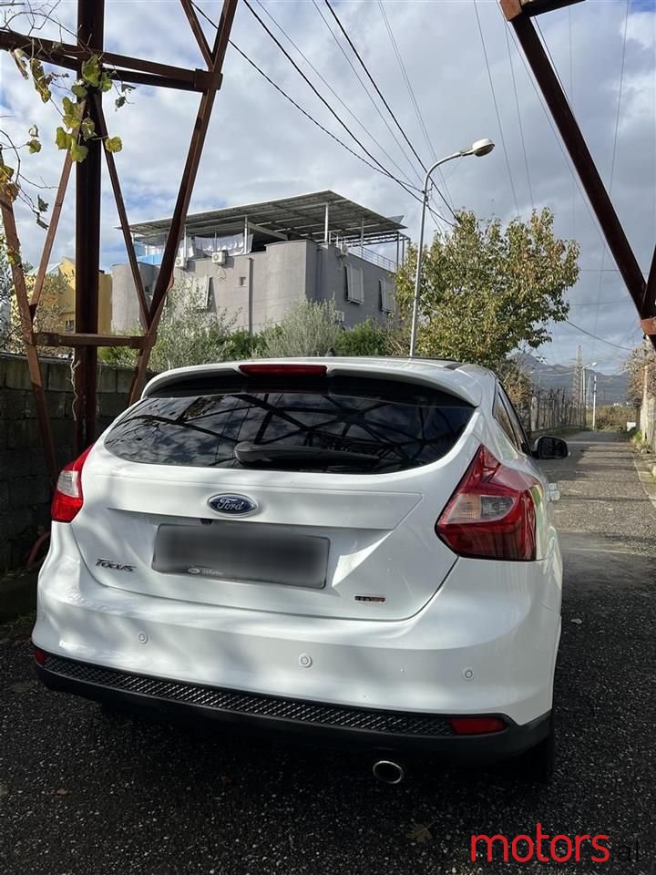 2015' Ford Focus photo #3