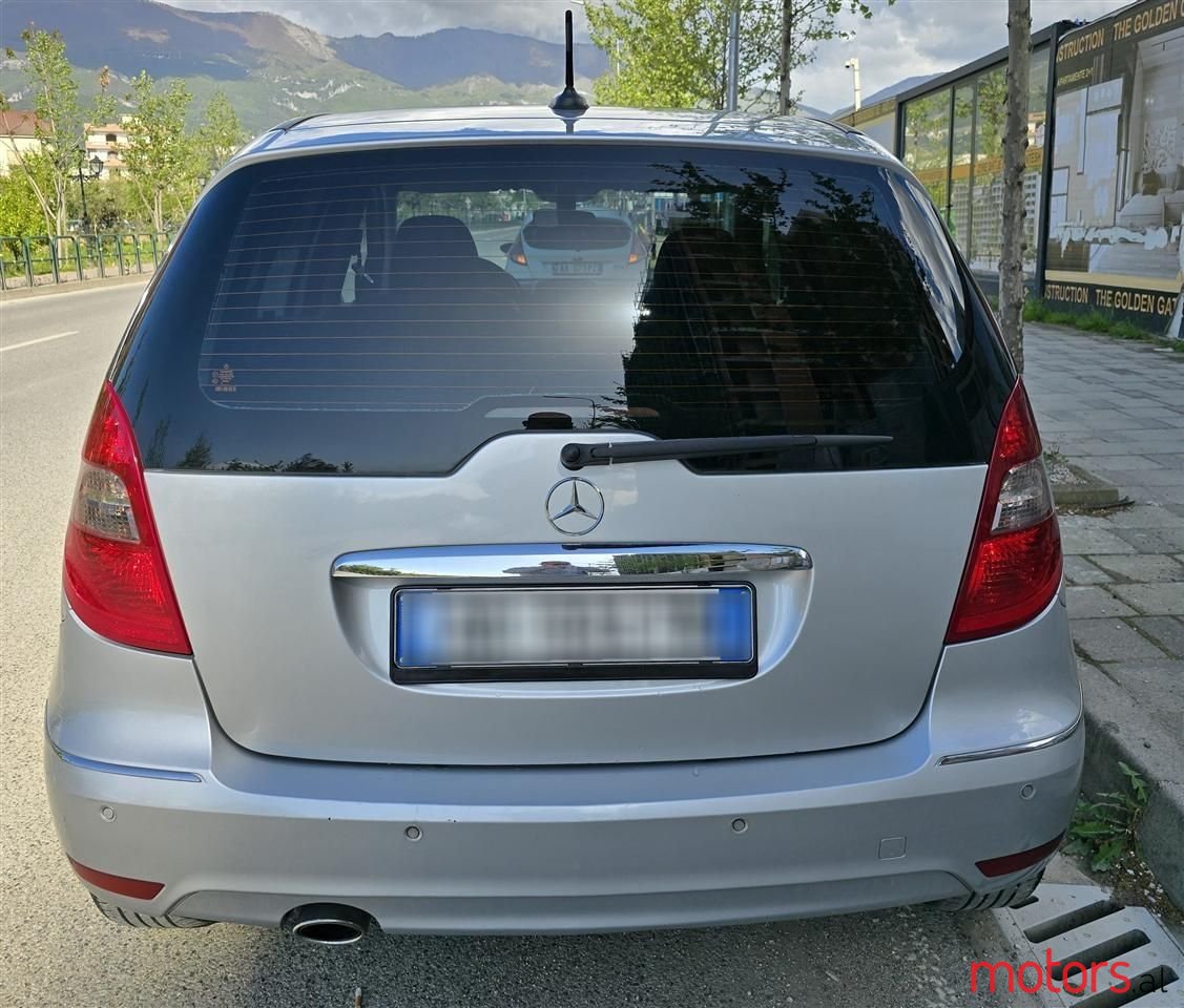 2009' Mercedes-Benz A 200 photo #6