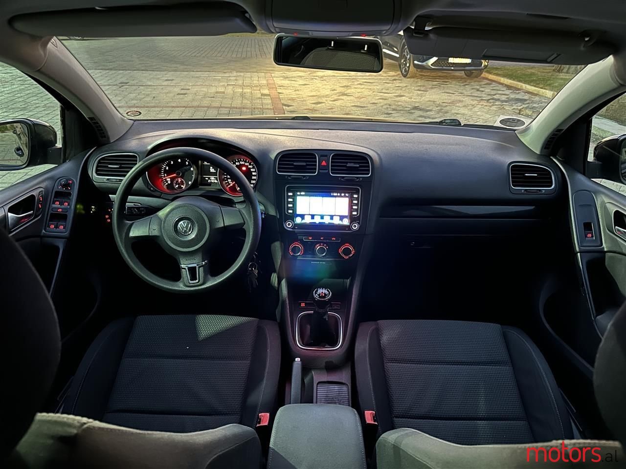 2010' Volkswagen Golf photo #6