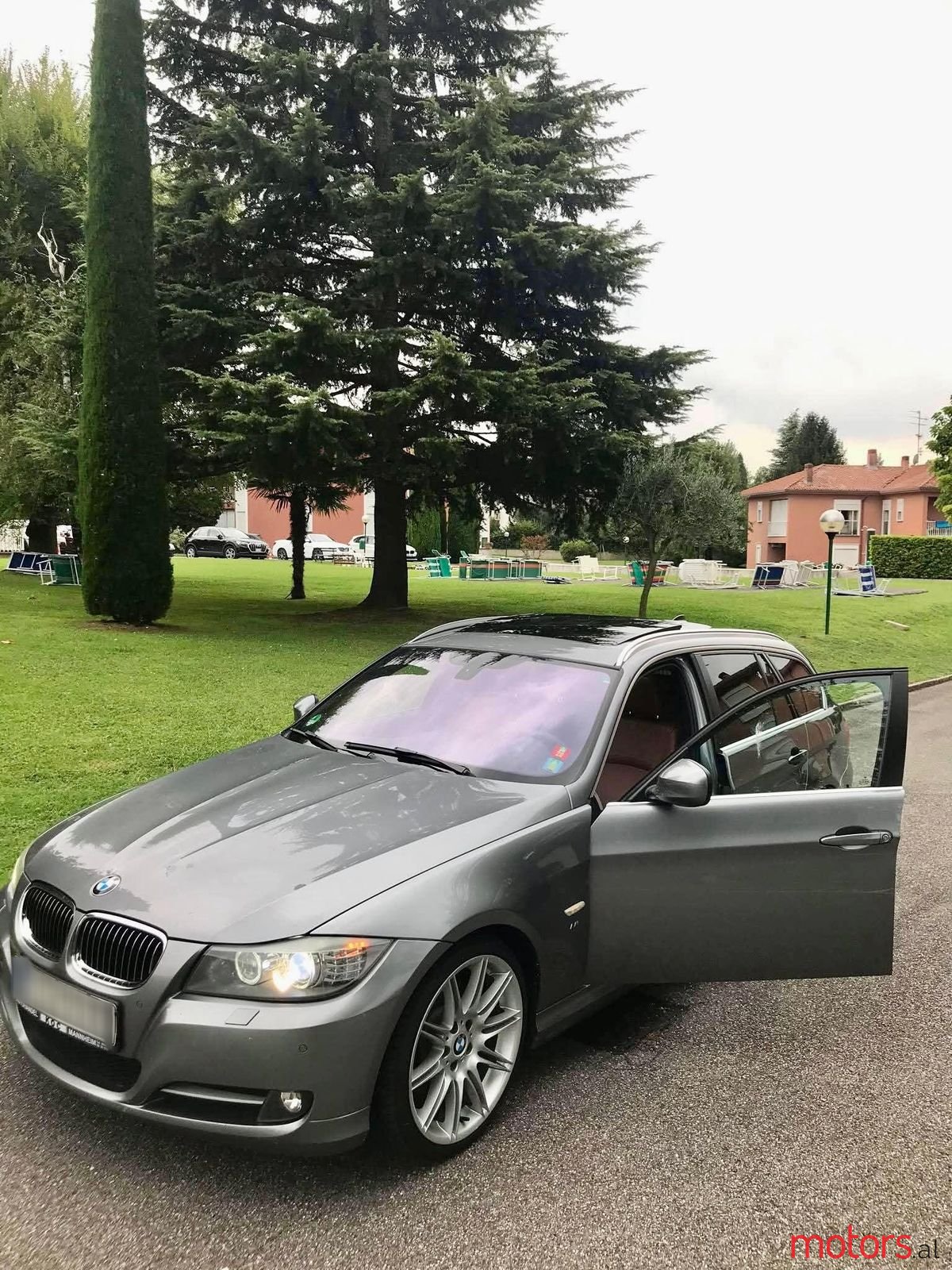 2012' BMW 325 photo #1