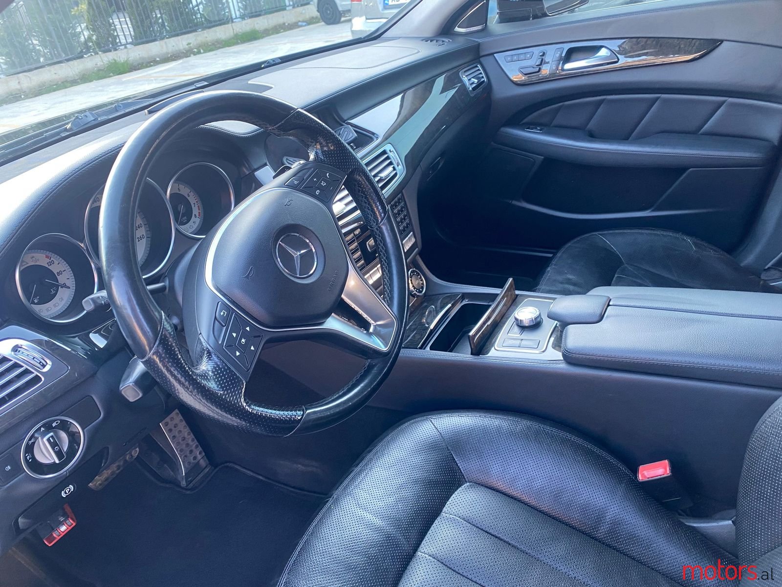 2011' Mercedes-Benz CLS 350 photo #3