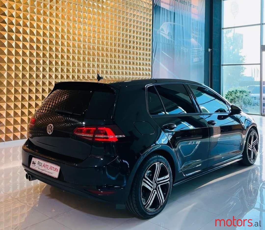 2013' Volkswagen Golf photo #2