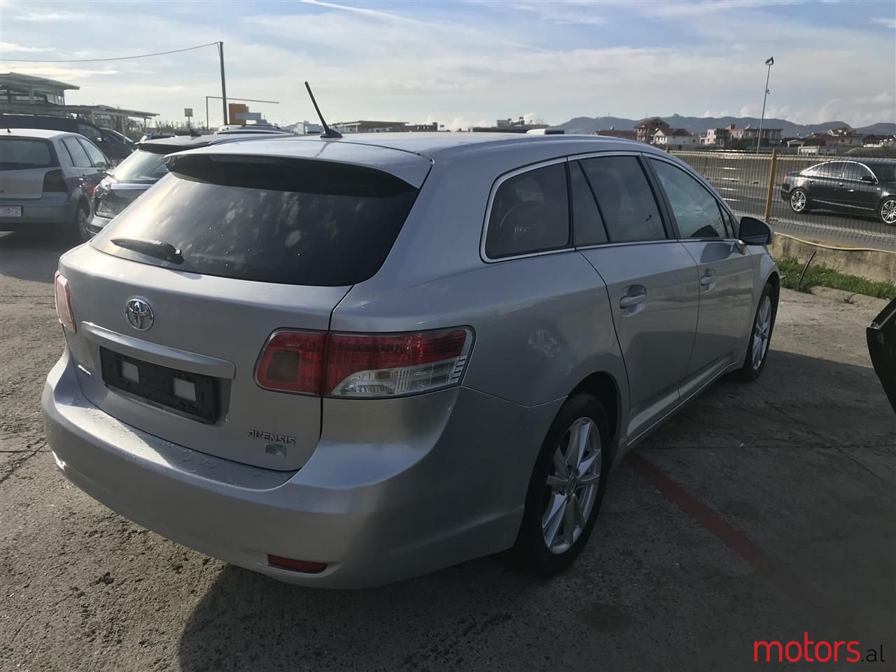 2010' Toyota Avensis photo #4