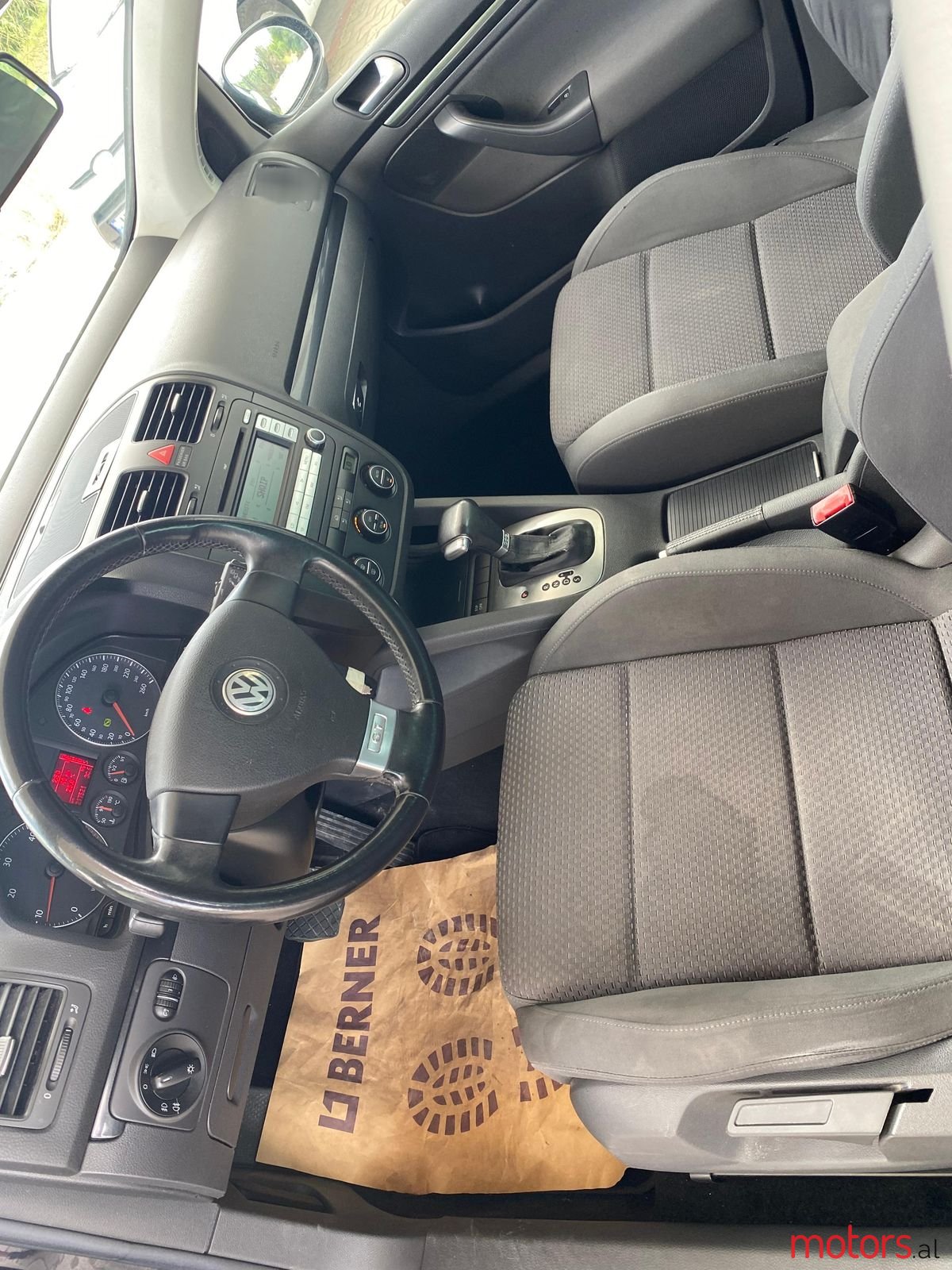 2007' Volkswagen Golf photo #2