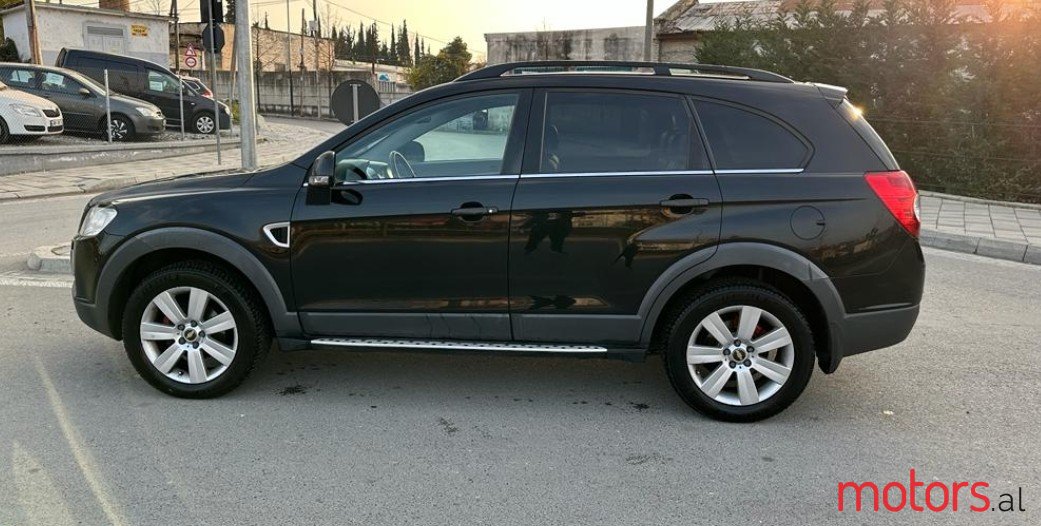 2008' Chevrolet Captiva photo #2